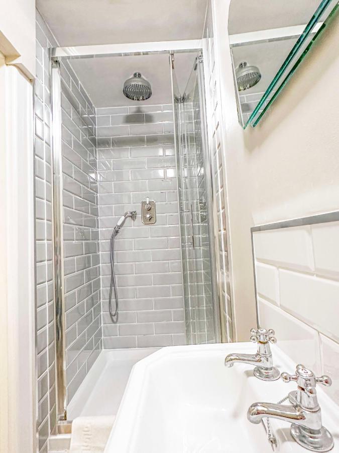 Unique 2 Bed In The Heart Of Bath With Parkingアパートメント エクステリア 写真